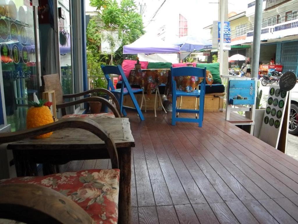 Ostello Hua Hin Lub Sabai Esterno foto