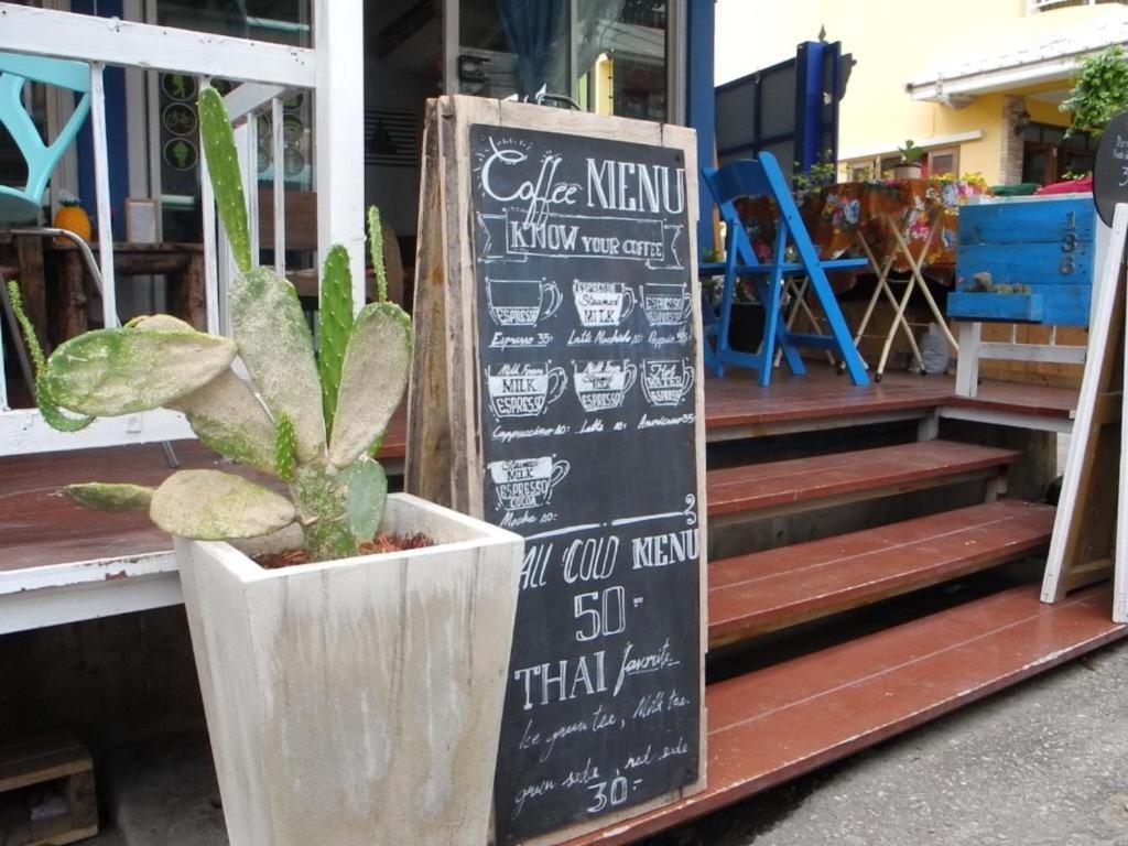 Ostello Hua Hin Lub Sabai Esterno foto