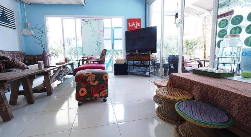 Ostello Hua Hin Lub Sabai Esterno foto