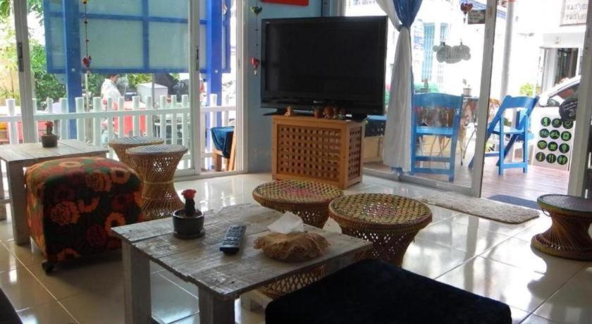 Ostello Hua Hin Lub Sabai Esterno foto